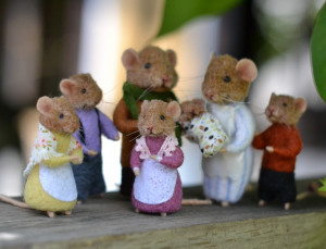 Needle felted Animal family. Field mouse mice Scale 1:12. Dollhouse miniature