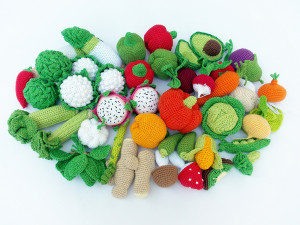 Crochet vegetables fruits 30 Pc, teether teeth, play food, kitchen decoration, eco-friendly Baby toys,Waldorf Toys,Holiday Presents