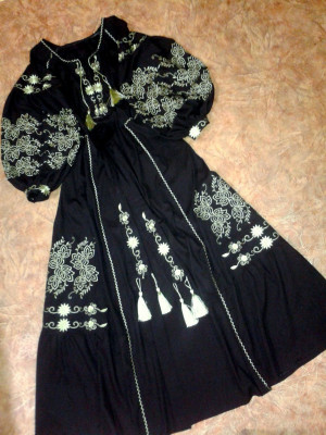 Boho Ethnic Light Green Abstract Pattern Ukrainian Embroidered  Linen Black Vyshyvanka Maxi Dress