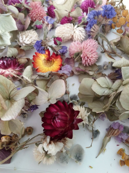 tiny dried flowers,Mix dry flowers,flowers for resin filling,floral  decor,Flower Box random potpourri,little resin flowers,dry flower supply  28625 in online supermarket